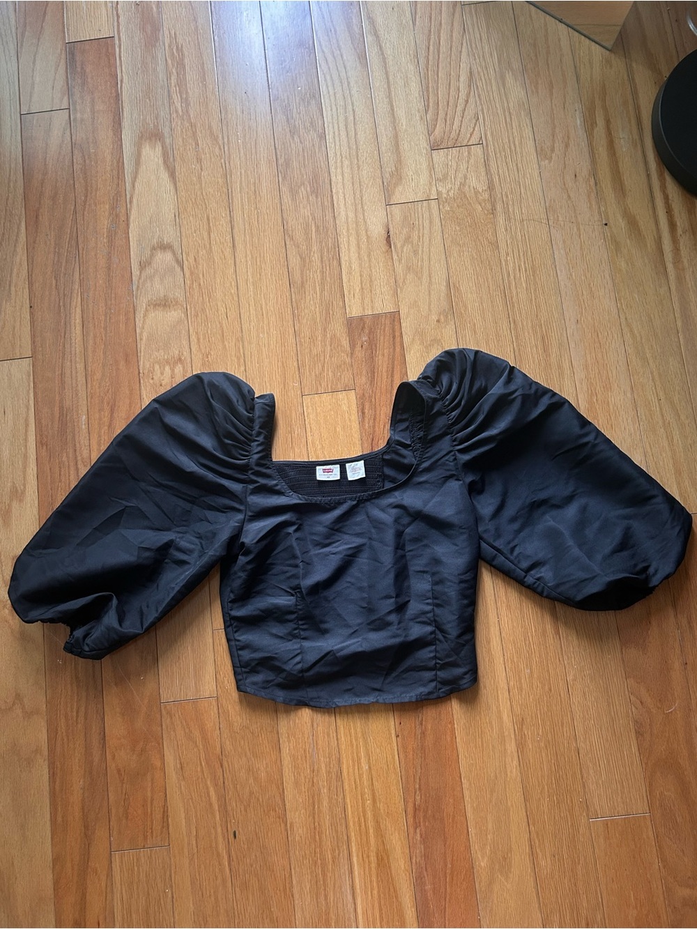 Levi's Black Puff Sleeve Crop Top
